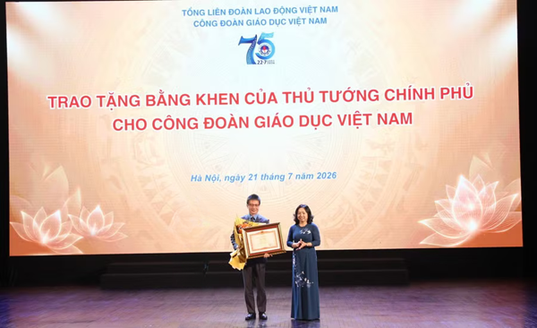 Tôn vinh Fv88 hiện đang mở được xếp hạng cao nhất công đoàn tiêu biểu và trao giải Tiếng hát Fv88.com toàn quốc
